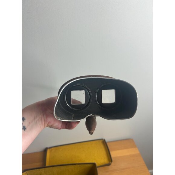 Antique stereoscope picture viewer wooden mercury comes with tons of slides - Picture 2 of 8